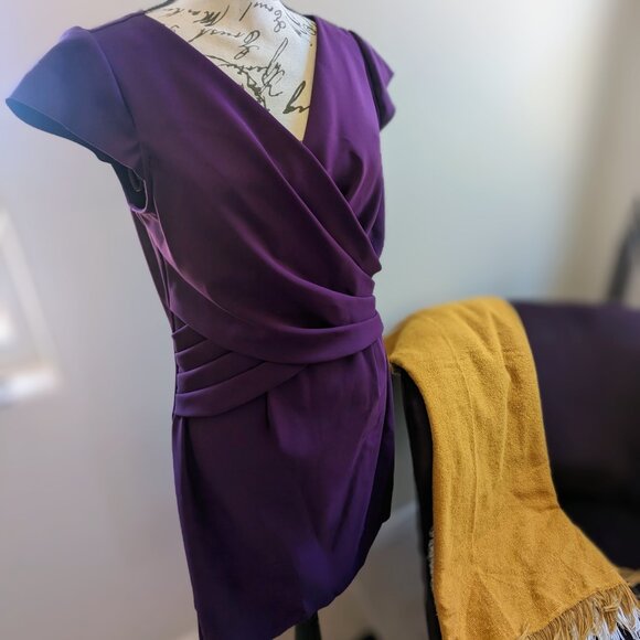 Alex Evenings Short Sheath Compression Dress with Surplice Neckline - Picture 2 of 8